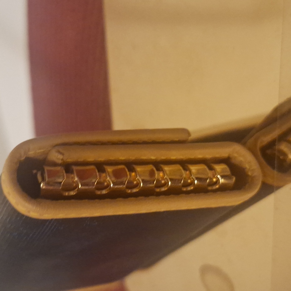 🎁 Hunting World Key Holder - Picture 4 of 10